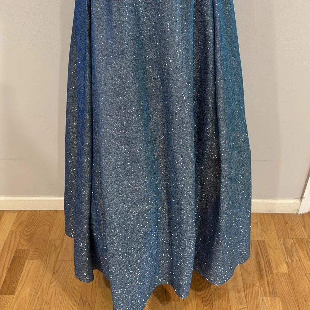 David’s Bridal Illusion Plunge Iridescent Metallic Ball Gown - Picture 10 of 13